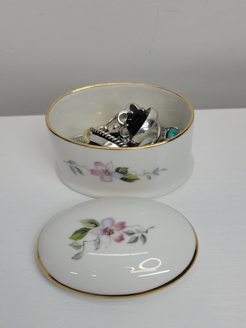 Porcelain Floral Jewelry Trinket Box with Sz6 Rings